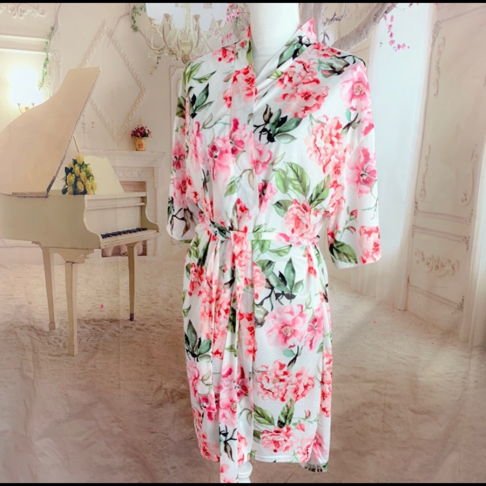 NEW Show Me Your Mumu Brie Floral Robe - Picture 2 of 7